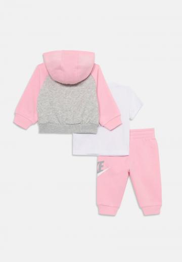 Набор одежды