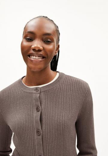 Вязаная кофта