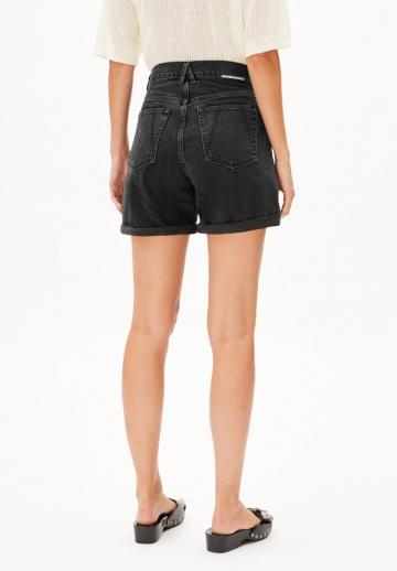 Джинсовые шорты