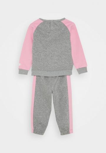 Набор одежды