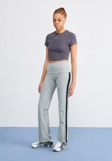 Узкие брюки