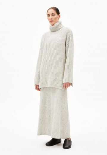 Длинный пуловер
