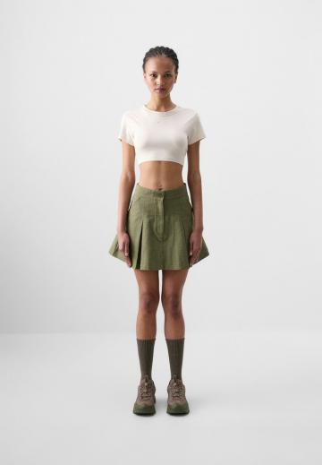 Юбка с накладными карманами