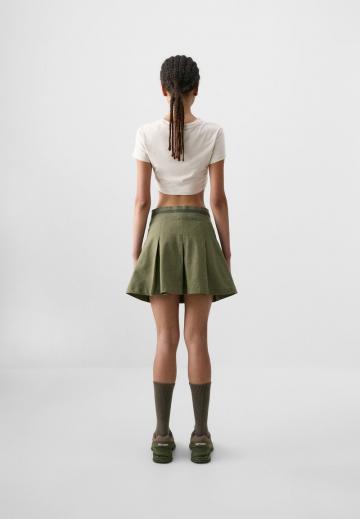 Юбка с накладными карманами