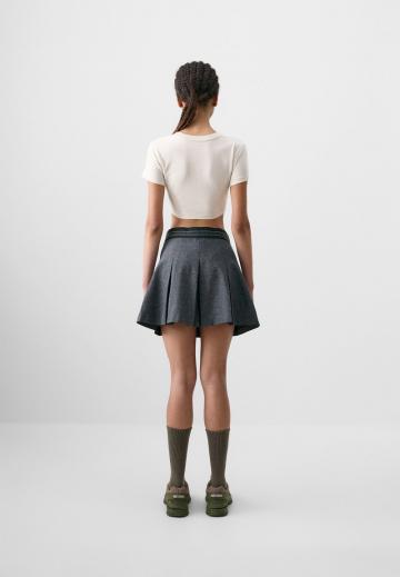 Юбка с накладными карманами