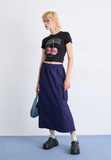 Юбка с накладными карманами