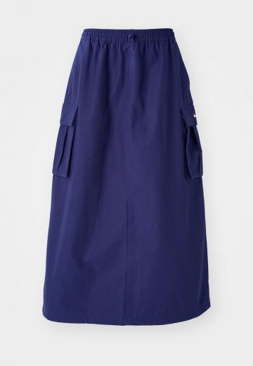 Юбка с накладными карманами