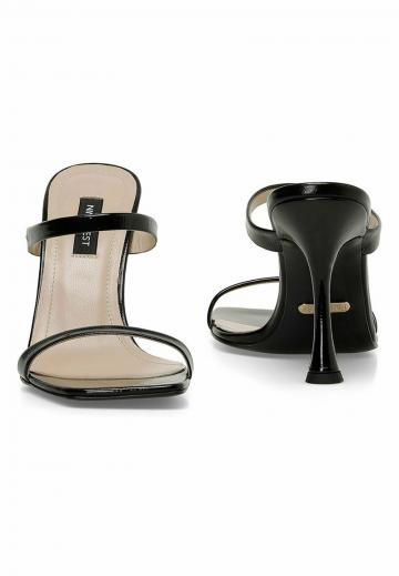 Босоножки на каблуке