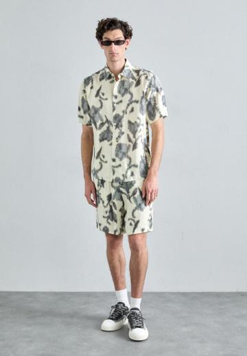 Рубашка с коротким рукавом