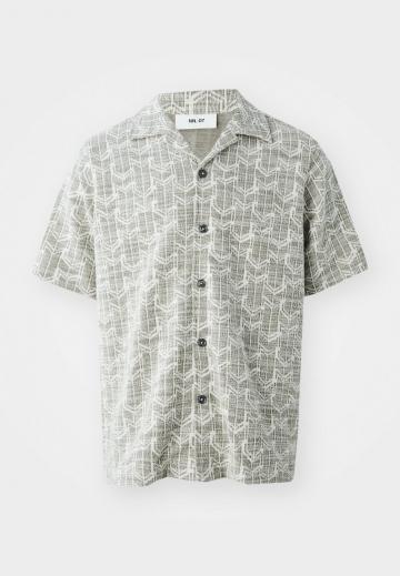 Рубашка с коротким рукавом