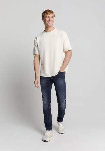 Узкие джинсы