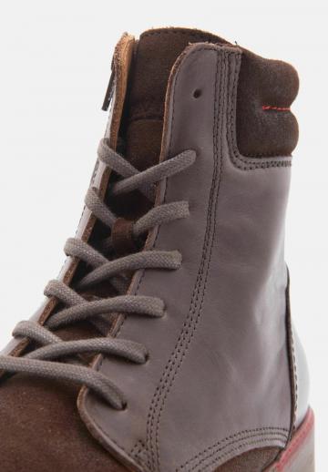 Ботинки на шнуровке