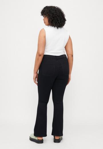 Клешеные джинсы