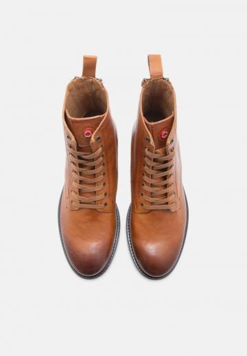 Ботинки на шнуровке