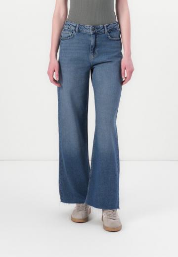 Свободные джинсы