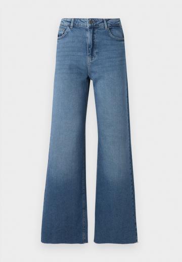 Свободные джинсы