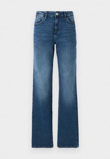 Свободные джинсы