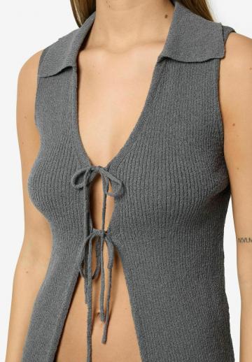 Джинсовая жилетка