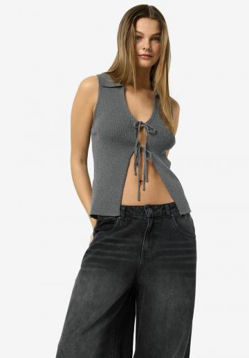 Джинсовая жилетка