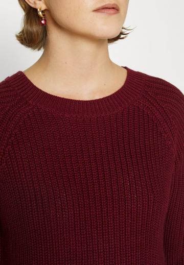 Вязаное платье