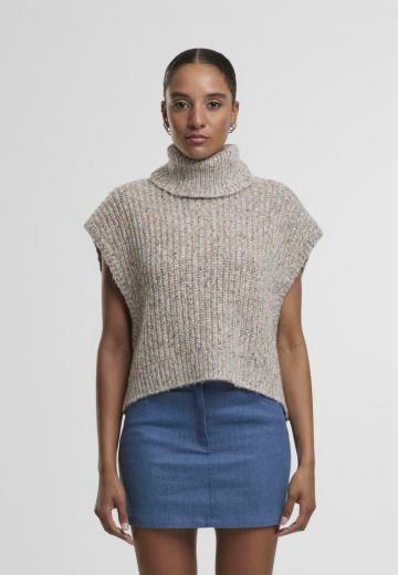 Пуловер без рукавов