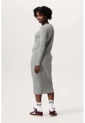 Вязаное платье