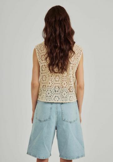 Джинсовая жилетка