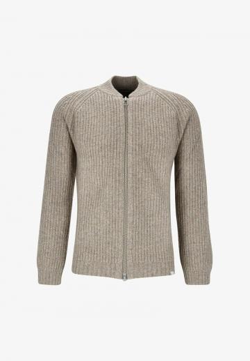 Вязаная кофта