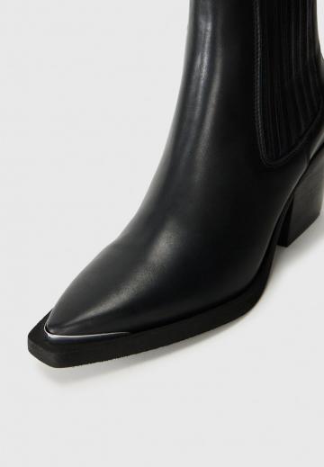 Полусапожки на высоком каблуке