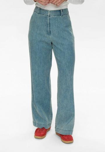 Свободные джинсы