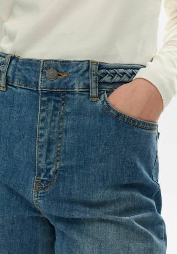 Прямые джинсы