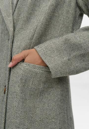 Шерстяное пальто