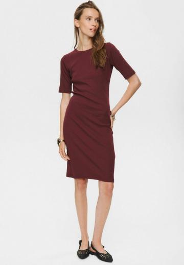 Платье футляр