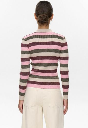 Пуловер с воротником поло