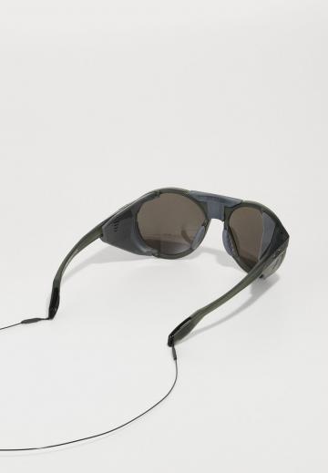 Солнечные очки