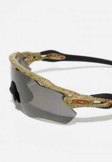 Солнечные очки