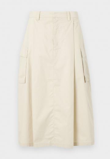 Юбка с накладными карманами