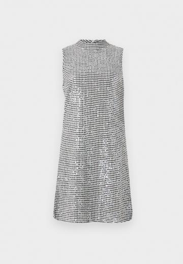 Короткое платье