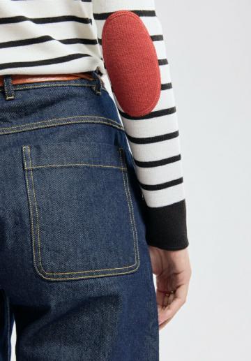 Пуловер в полоску