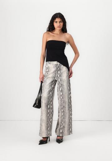 Свободные джинсы