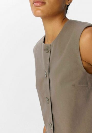 Джинсовая жилетка