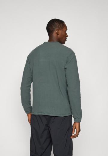 Спортивная кофта