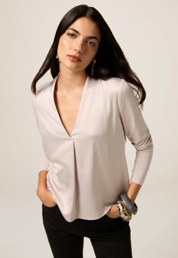 Атласная блузка