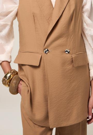 Длинный жилет