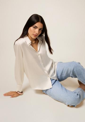 Атласная блузка