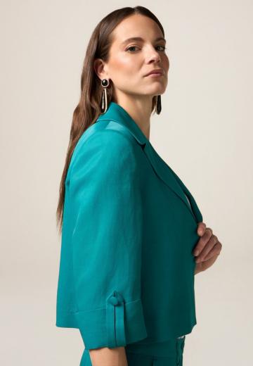 Короткий блейзер