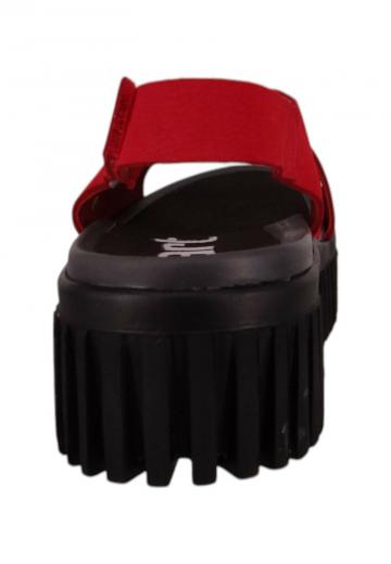 Босоножки на танкетке