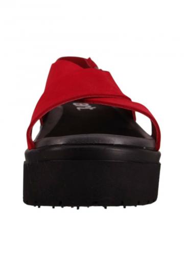 Босоножки на танкетке