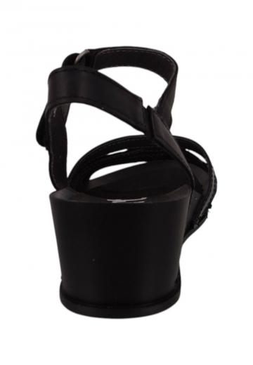 Босоножки на танкетке