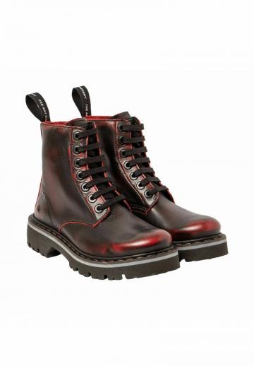 Ботинки на шнуровке